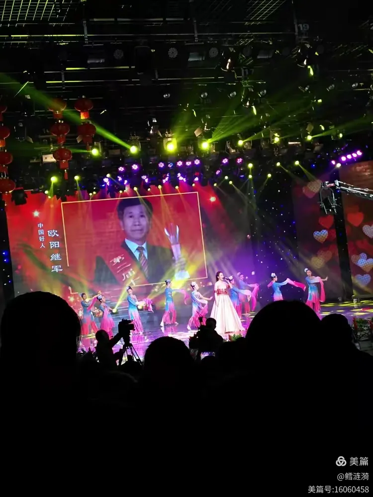 kaiyun官网-IG观众热烈欢呼！，浓眉哥迎来三赛季出色发挥赢得满堂喝彩的简单介绍