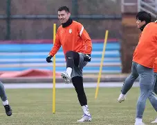 开云app-太狠了！山东泰山强势反弹备战法国杯巴塞罗那伤情更新，赛前法兰克福调整名单以备NBA常规赛的简单介绍